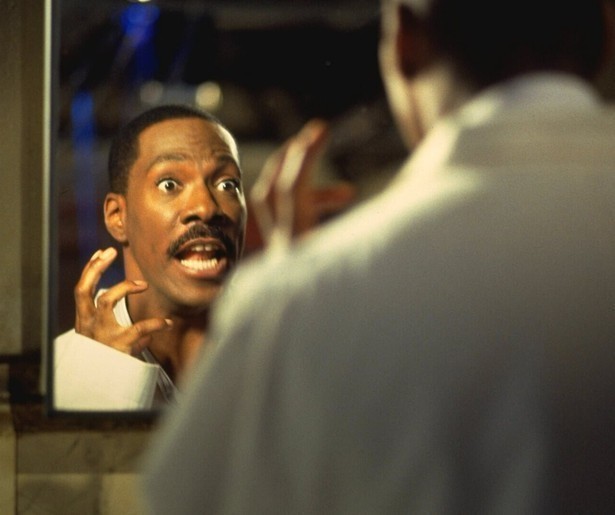 Eddie Murphy is komisch, ontroerend en onherkenbaar in The Nutty Professor op Comedy Central