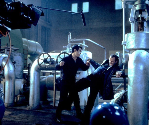 Jet Li neemt het tegen zijn kwade zelf op in The One