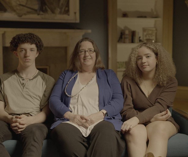 Geheim agent blijkt drie echtgenotes te hebben in The Other Mrs Jordan