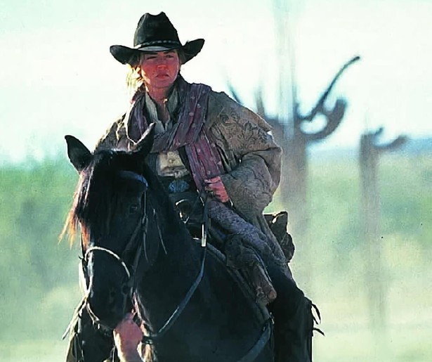 Sharon Stone haalt alles uit de kast in The Quick and the Dead op RTL7