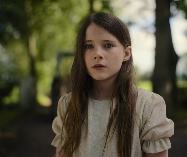 De verlegen Cáit bloeit op in de tv-première van The Quiet Girl