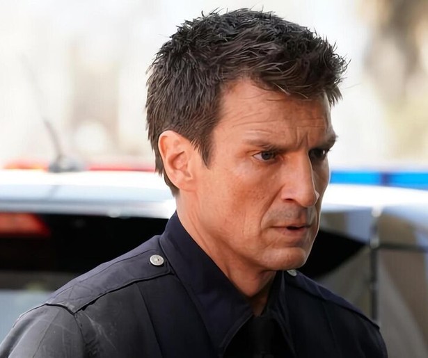 Nathan Fillion en Lisseth Chavez graven diep in lugubere zaak in The Rookie
