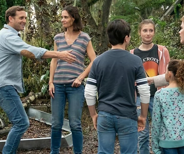 Katie Holmes bekijkt alles van de positieve kant in The Secret: Dare to Dream