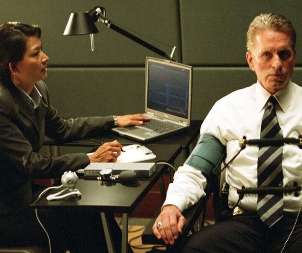 Michael Douglas moet op zoek naar de mol in The Sentinel