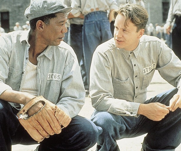 Tim Robbins zit onschuldig in de cel in The Shawshank Redemption