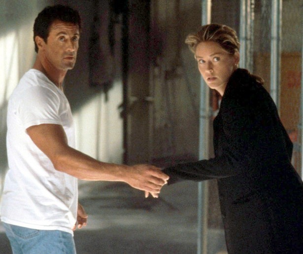 Sylvester Stallone en Sharon Stone krijgen te maken met wraak en explosieven in The Specialist
