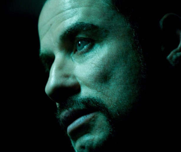 John Travolta kaapt de metro in The Taking of Pelham 1 2 3 