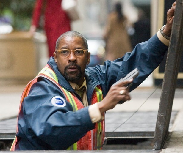 Denzel Washington moet vrezen voor John Travolta in The Taking of Pelham 1 2 3 op Viaplay TV