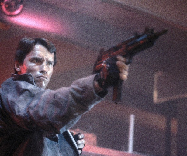 Arnold Schwarzenegger reist terug in de tijd in The Terminator