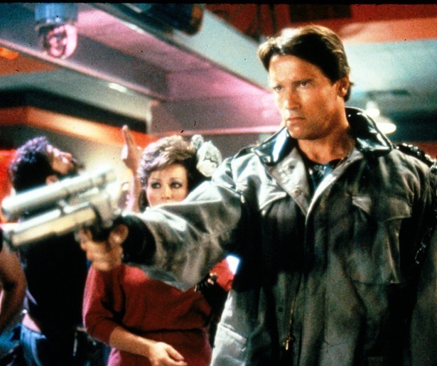 Arnold Schwarzenegger reist terug in de tijd in The Terminator
