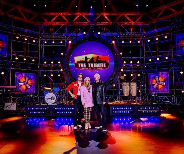 Jurylid Cesar Zuiderwijk beoordeelt een Golden Earring-coverband in The Tribute: Battle of the Bands