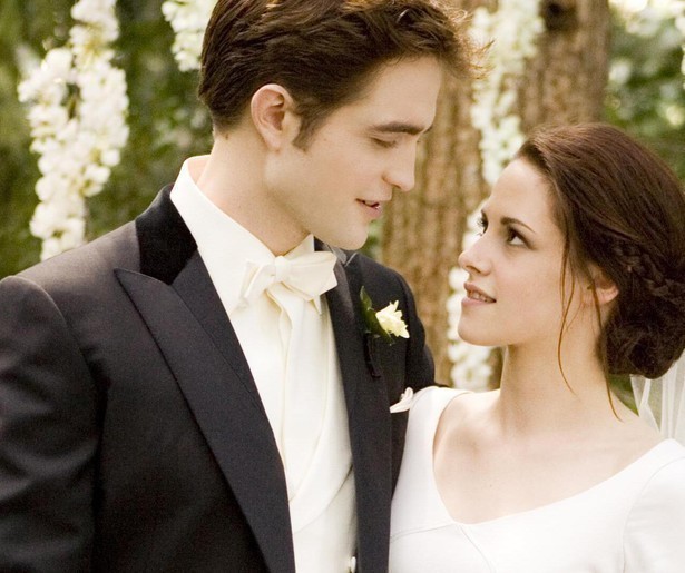 Kristen Stewart en Robert Pattinson zijn eindelijk getrouwd in The Twilight Saga: Breaking Dawn - Part 1