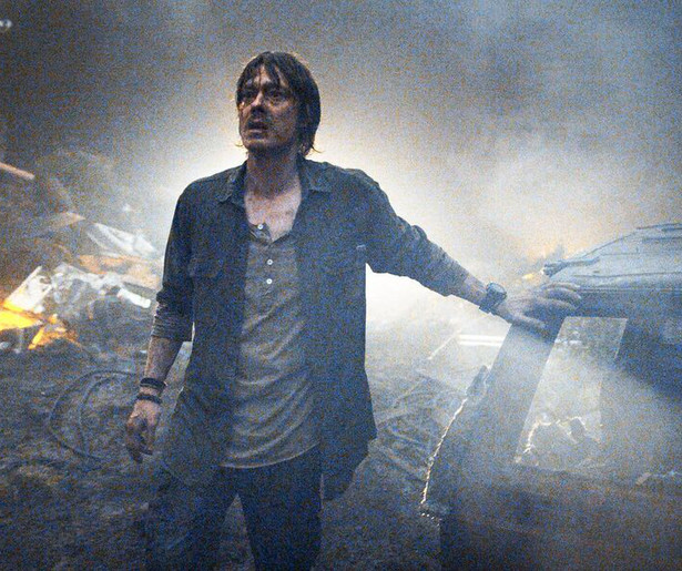 Kristoffer Joner probeert iedereen te waarschuwen in rampenfilm The Wave