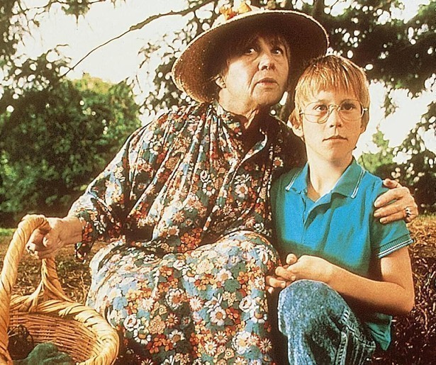 Jasen Fisher moet uit handen blijven van griezelige heksen in The Witches