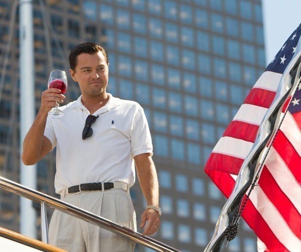 Leonardo DiCaprio is een slinkse zakenman in The Wolf of Wall Street