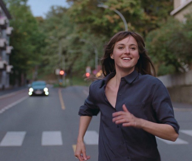 Renate Reinsve moet dealen met een dertigersdilemma in The Worst Person in the World