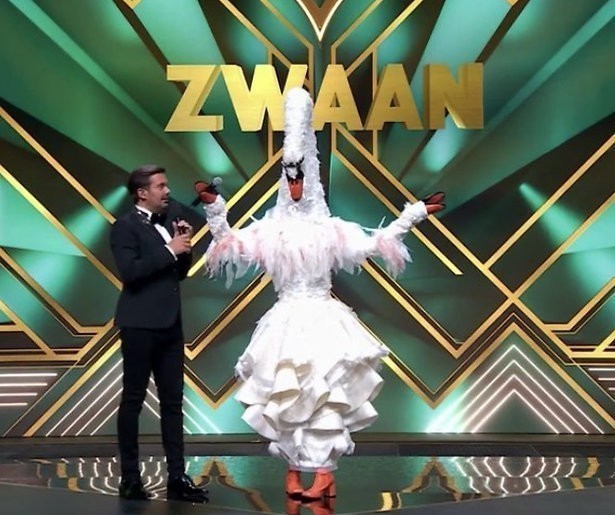 Jury verbijsterd door eerste afvaller The Masked Singer