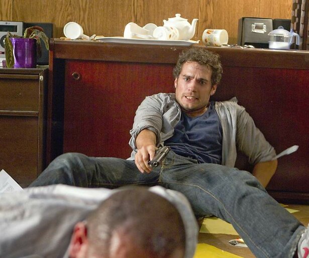 Ontspannen is er niet bij voor Henry Cavill in The Cold Light of Day