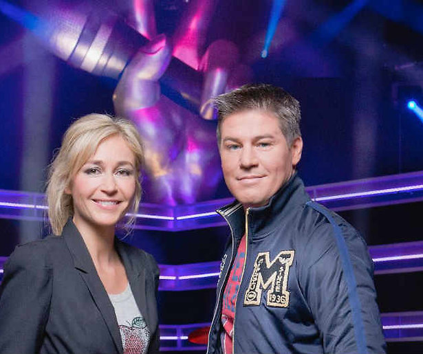 Xander en Sem verrassen Wendy van Dijk