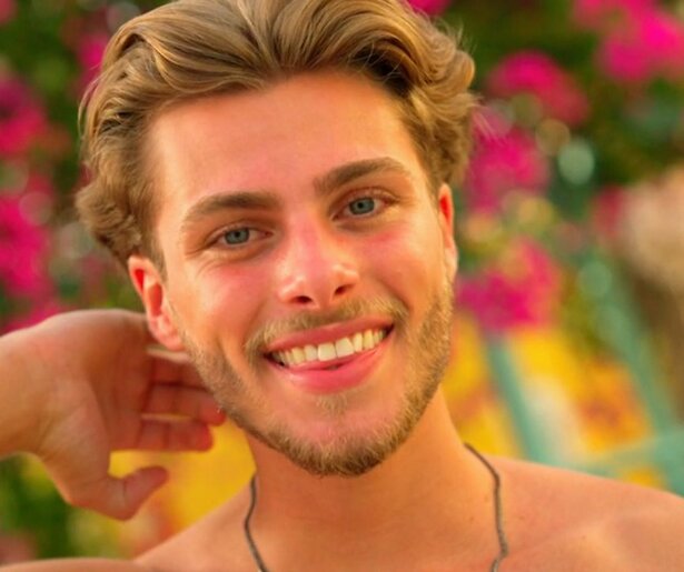 Nieuwe Love Island-bombshell Thijn heeft bekende zus