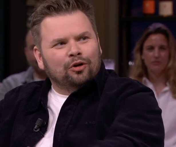 Thomas van Groningen in discussie met Johan Derksen over kritiek op afwezigheid