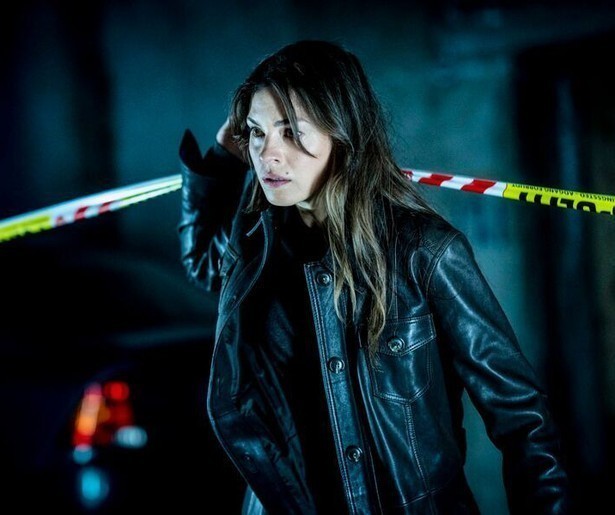 Natalie Madueño moet in haar eentje op onderzoek uit in de laatste twee afleveringen van Those Who Kill