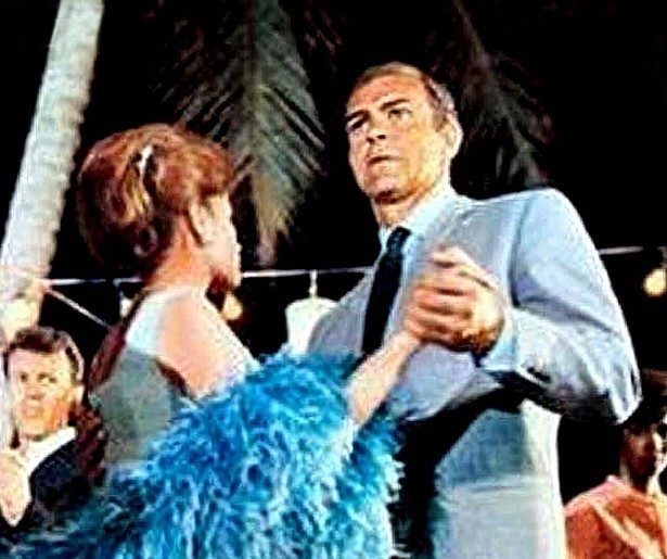 Sean Connery moet proberen een kernoorlog te voorkomen in Thunderball