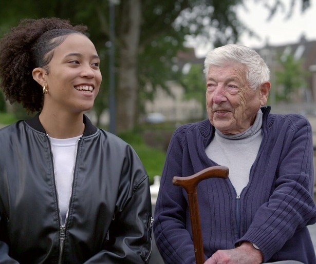 Maiza en Hans bouwen een bijzondere band op in Tieners tegen Kwalen