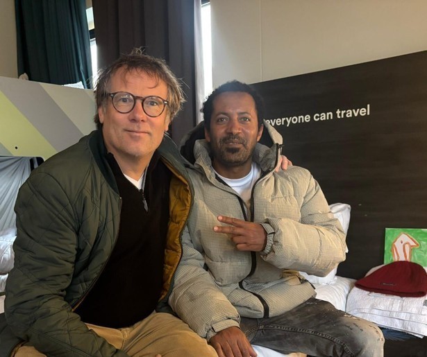 Patrick Lodiers komt langs bij Tijd voor MAX om te praten over Vluchtelingenwerk Nederland