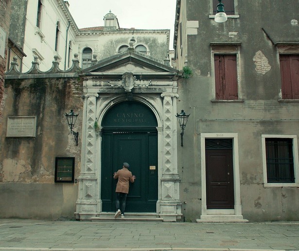 Tijl Beckand bezoekt de plek waar Wagner stierf in slot Tijl in het Voetspoor van Richard Wagner