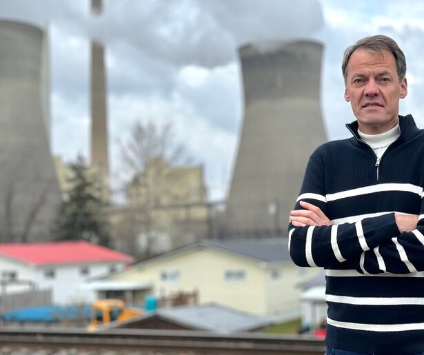 Tijs van den Brink terug met God, Jesus, Trump!