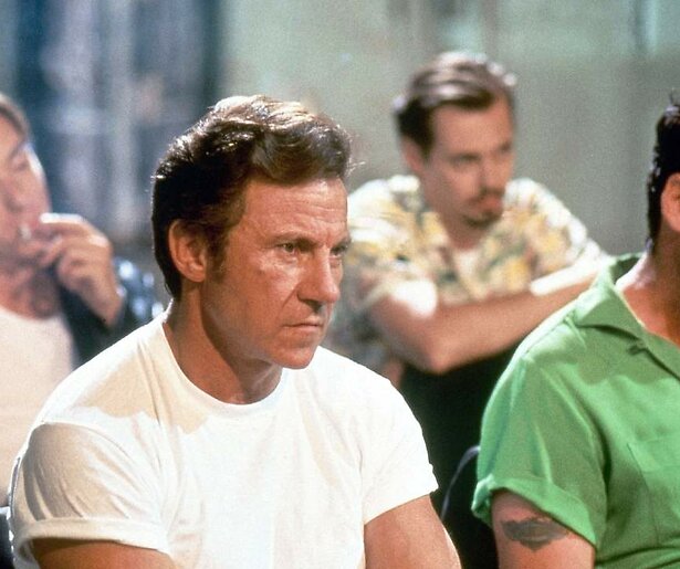 Wie heeft Tim Roth verraden in Quentin Tarantino's debuut Reservoir Dogs?