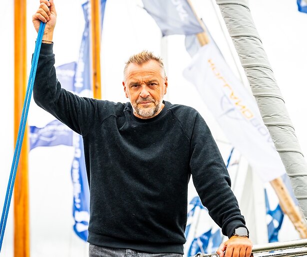Tom Waes zeilt voor nieuw programma naar de Noordpool
