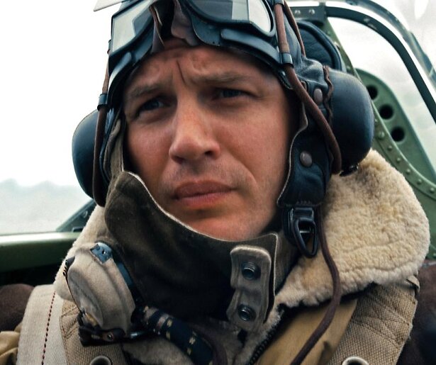 Tom Hardy overziet alles vanuit de lucht in oorlogsfilm Dunkirk