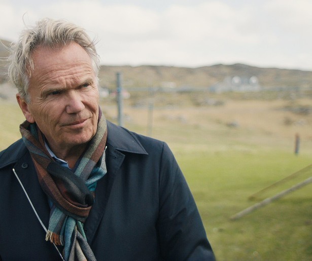 Tom Egbers zegt zijn periode bij de NOS vaarwel in de slotaflevering van Toms Derby's