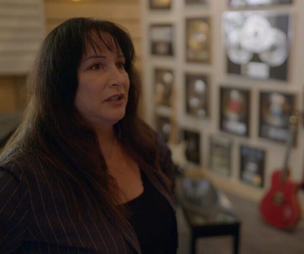 Holly Knight haalt samen met Leo Blokhuis herinneringen op aan Tina Turner in Top 2000: The Untold Stories