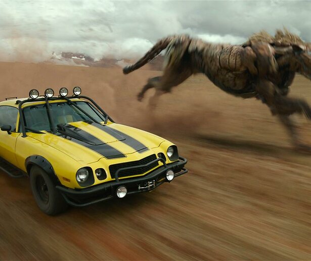 De strijd tussen de Autobots en de Decepticons laait opnieuw op in Transformers: Rise of the Beasts