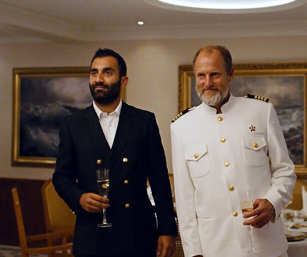 Kapitein Woody Harrelson weet het even niet meer in Triangle of Sadness