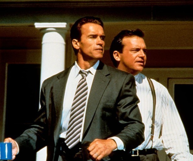 Arnold Schwarzenegger is niet wie hij zegt dat hij is in True Lies