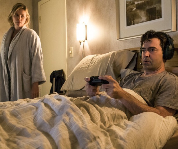 Charlize Theron heeft hulp nodig in Tully