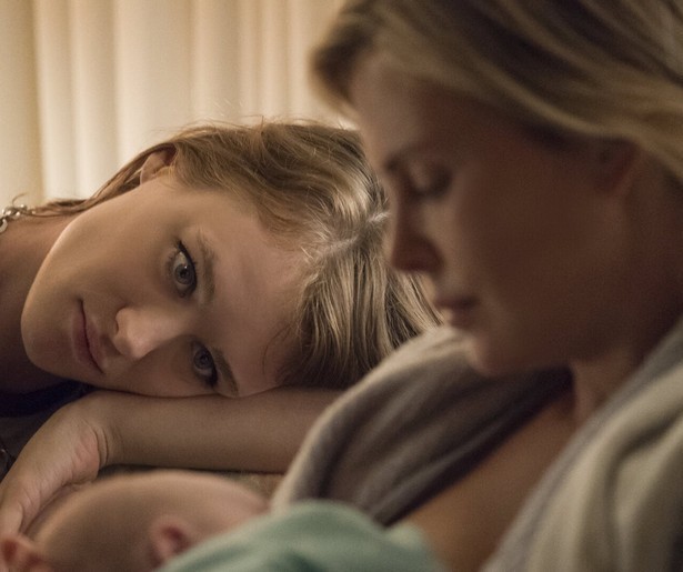 Charlize Theron heeft hulp nodig in Tully