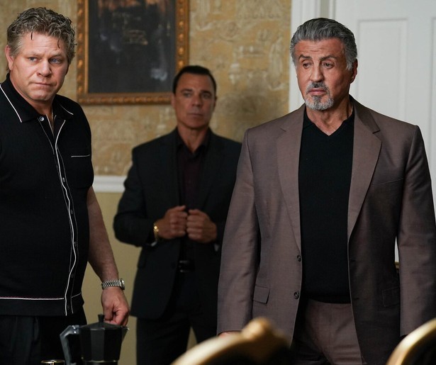 Sylvester Stallone moet opeens zelf vrezen voor zijn leven in Tulsa King