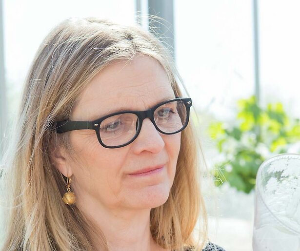 Expert Kitty Laméris is onder de indruk van tegeltableau in Tussen Kunst en Kitsch