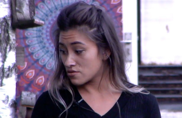 Videosnack: Voetbalwedstrijd Utopia escaleert al voor aftrap