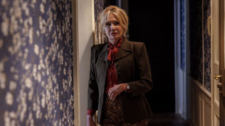 Clémentine Célarié als Esther in Unforgettable - Memories of Revenge