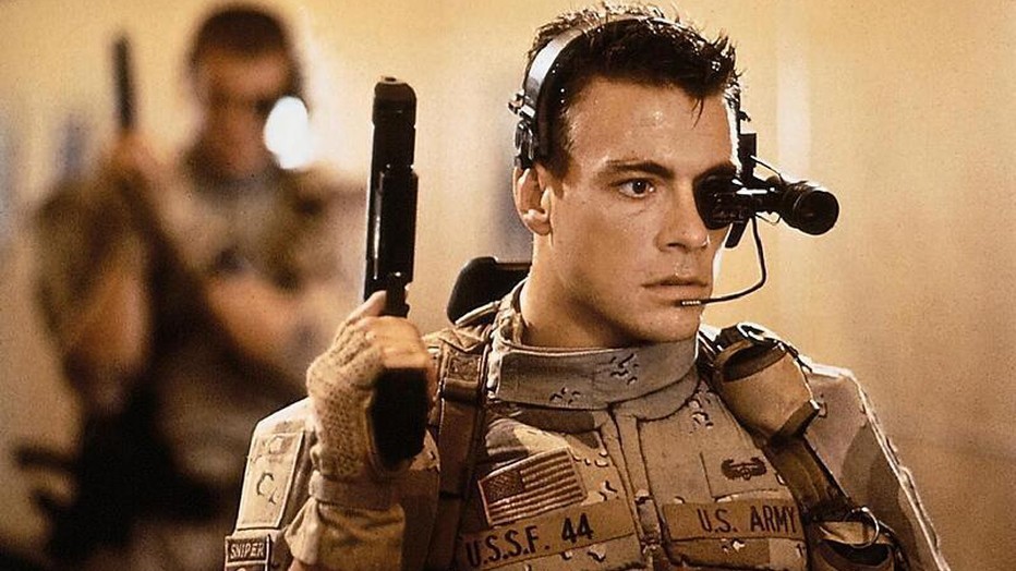 Jean-Claude Van Damme is een robotsoldaat Jean-Claude Van Damme is een robotsoldaat