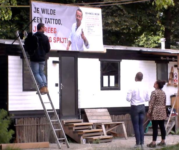 Utopiaan Mylène trapt Jessie van de ladder af
