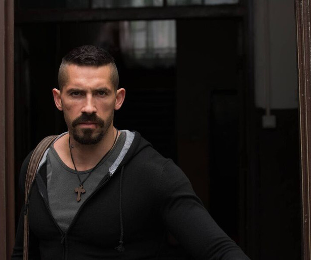 Scott Adkins knokt er lekker op los in Undisputed 4