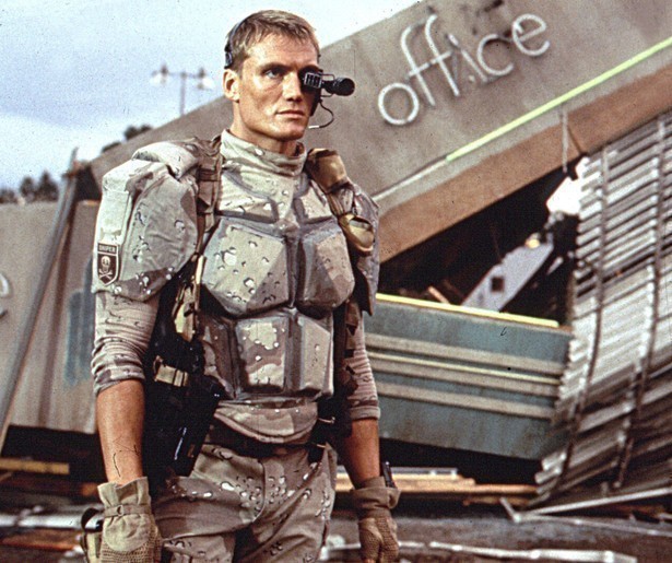 Jean-Claude Van Damme is een robotsoldaat in Universal Soldier