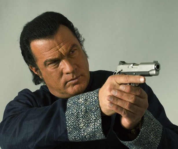 Steven Seagal is boos en wil knokken in actiefilm Urban Justice